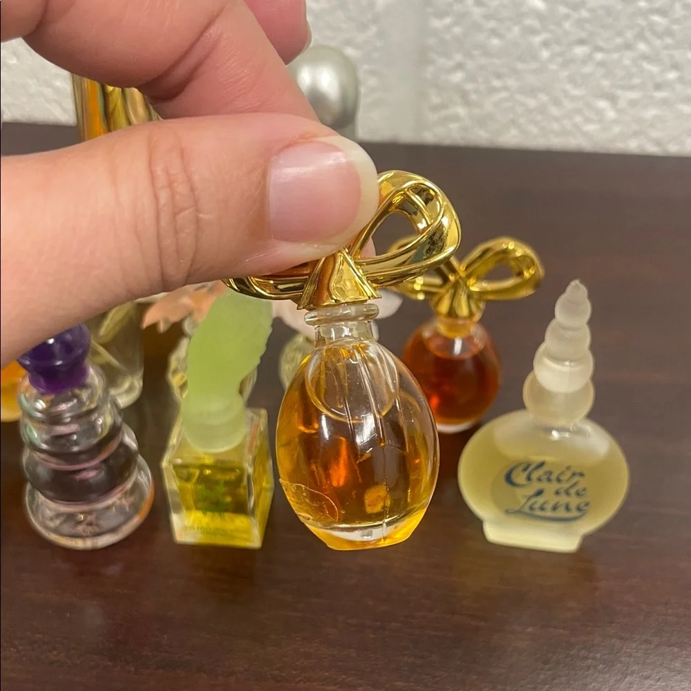 Assorted Mini Perfume Bottles‎ Collection - Picture 9 of 10